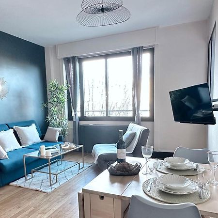 Stylish Apartment With A Balcony In Paris Eksteriør bilde