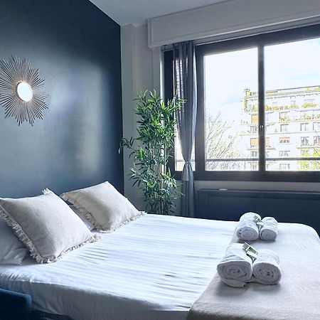 Stylish Apartment With A Balcony In Paris Eksteriør bilde