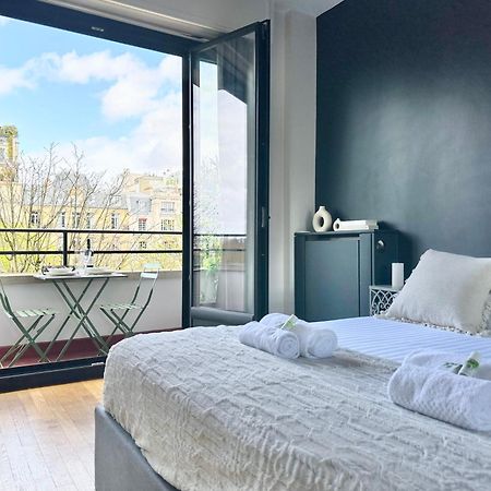 Stylish Apartment With A Balcony In Paris Eksteriør bilde