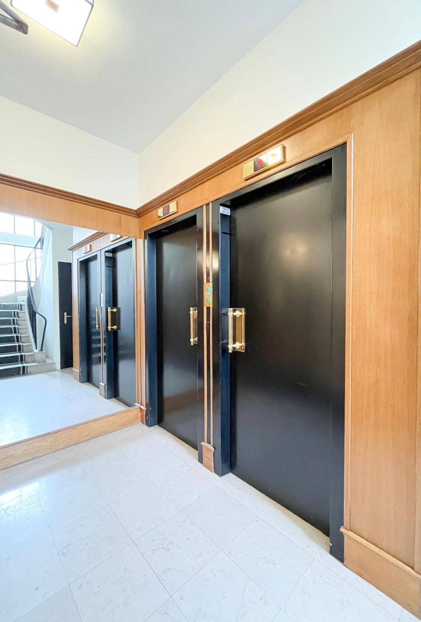 Stylish Apartment With A Balcony In Paris Eksteriør bilde