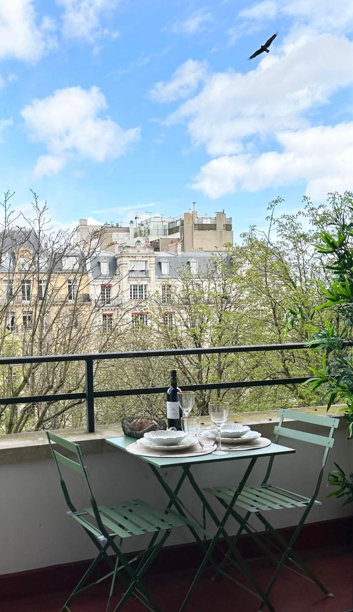 Stylish Apartment With A Balcony In Paris Eksteriør bilde