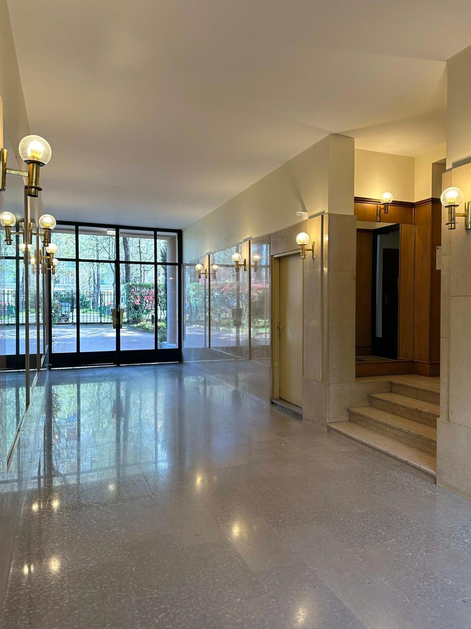 Stylish Apartment With A Balcony In Paris Eksteriør bilde