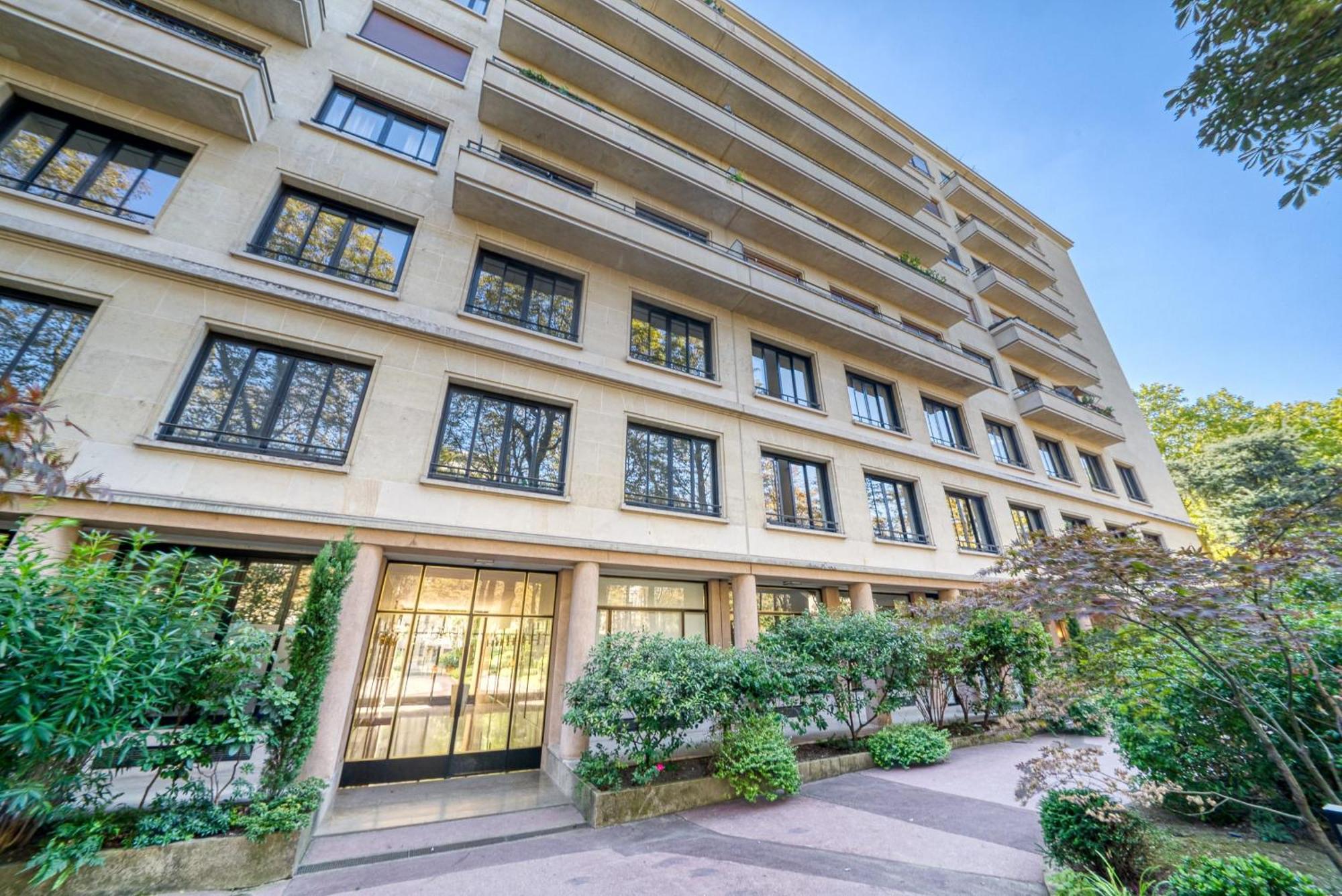 Stylish Apartment With A Balcony In Paris Eksteriør bilde