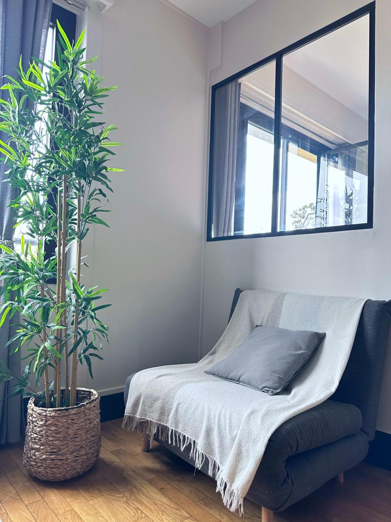 Stylish Apartment With A Balcony In Paris Eksteriør bilde